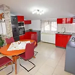 Levak 2 Апартаменты *