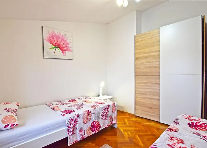 Appartamento Levak 2 *